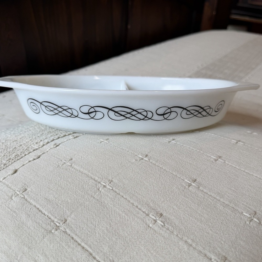 Pyrex Divided Serving Dish 1.5 Quart Black Scroll Vintage